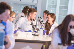SAMS UHI Students in the Lab